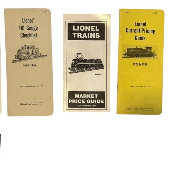 Lot of 7 Ladd April Publications Greenberg's Lionel Train Guides 1901 to 1988 - Picture 2 of 7